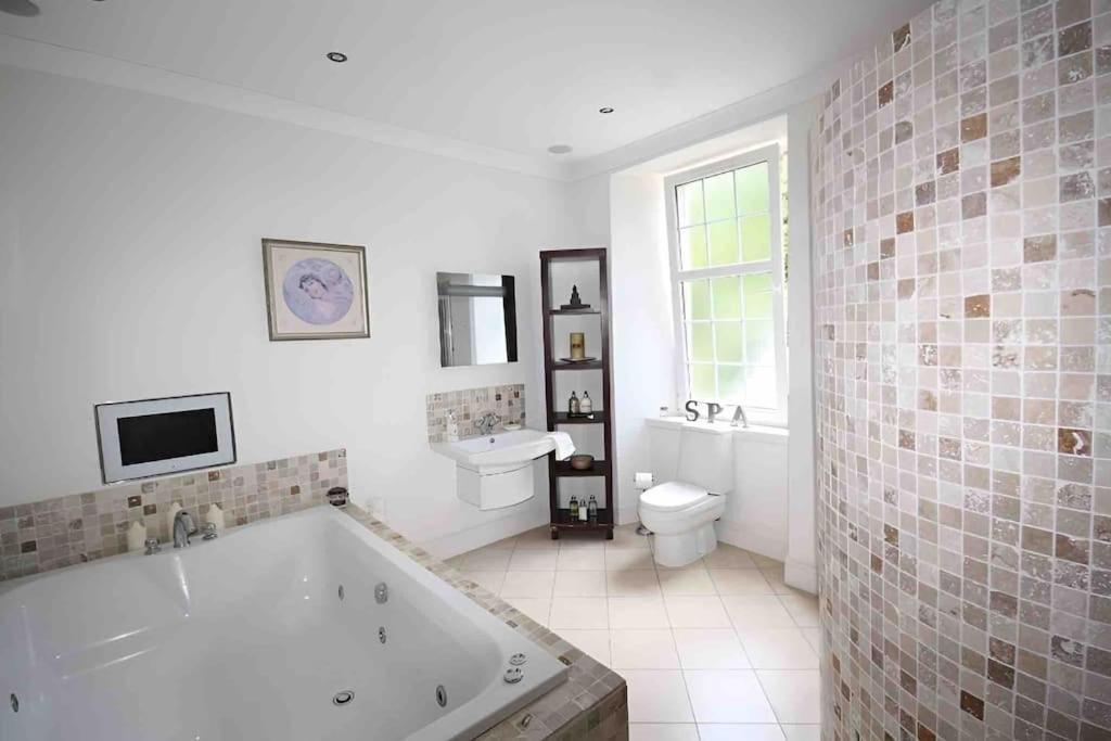 Island Seaview Villa With Swim Spa & Sauna Rothesay Ngoại thất bức ảnh